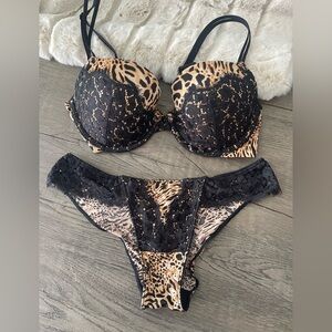 Victoria Secret Lace Animal Print Bra 34D & Panty Small  Set